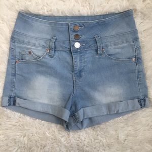 Women’s YMI wanna betta butt Jean Shorts size 3